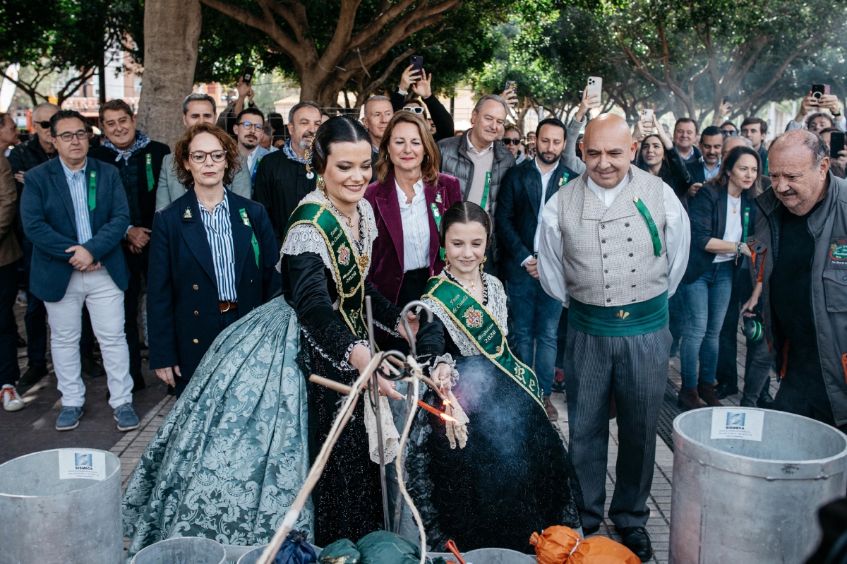 Castelló disfruta de una mascletà multitudinaria disparada por Hermanos Ferrández este miércoles