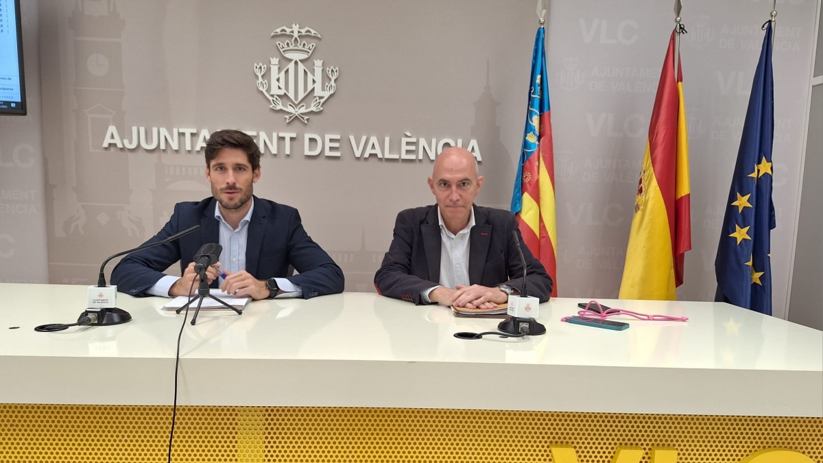 Caballero 'rescata' a una jefa de servicio cesada por Gosálbez en plena tensión entre ambos portavoces