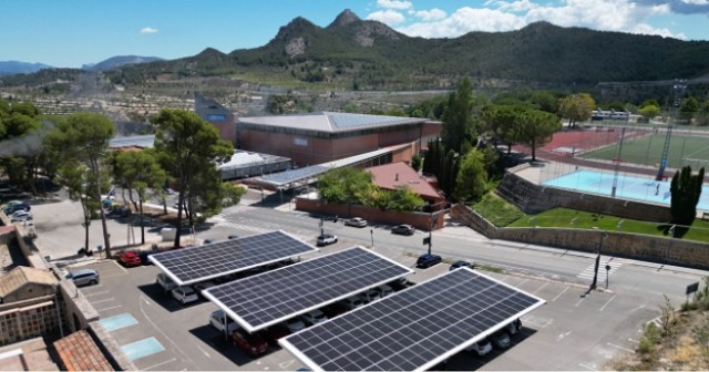 Alcoy roza las 600 instalaciones fotovoltaicas: crece en 55 en el último año pero el ritmo sigue en caída