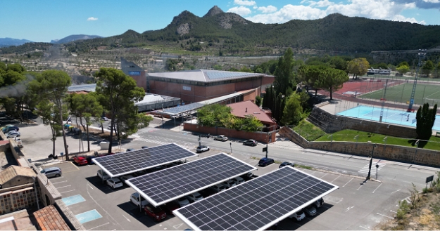 Alcoy roza las 600 instalaciones fotovoltaicas: crece en 55 en el último año pero el ritmo sigue en caída