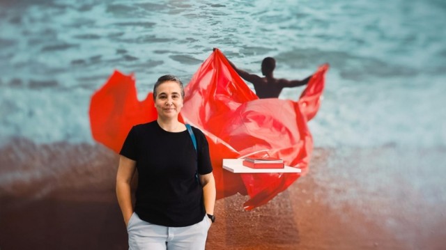 Cristina de Middel expone sus mejores fotografías en Argentina e invita a cuestionar todo