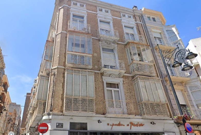 Patrimonio blinda las pinturas de Wssel de Guimbarda en el edificio de Cuatro Santos 39 de Cartagena
