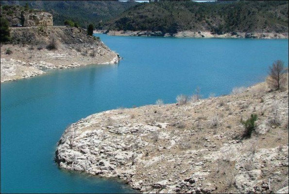 Declarada la sequía extraordinaria en la cuenca del Segura: restricciones al regadío y apertura de pozos