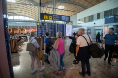 Buen invierno, verano incierto: las aerolíneas suben un 1,5% su oferta en el Miguel Hernández hasta marzo