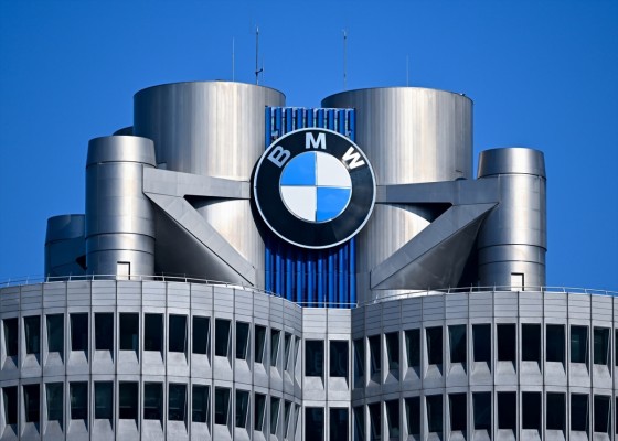 BMW gana 7.451 millones de euros en 2025, un 3 % menos que en 2024
