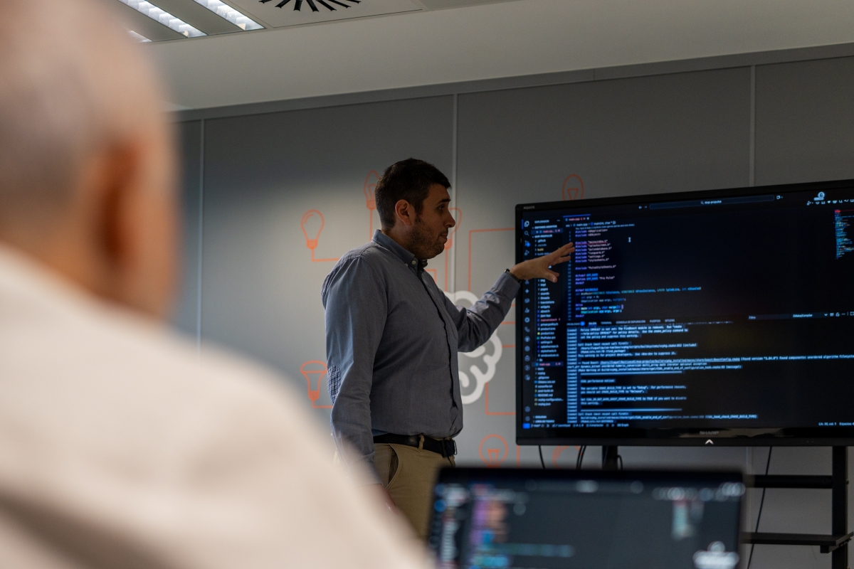 Naitives, la castellonense que aporta soluciones de IA al diseño cerámico y el control de color 