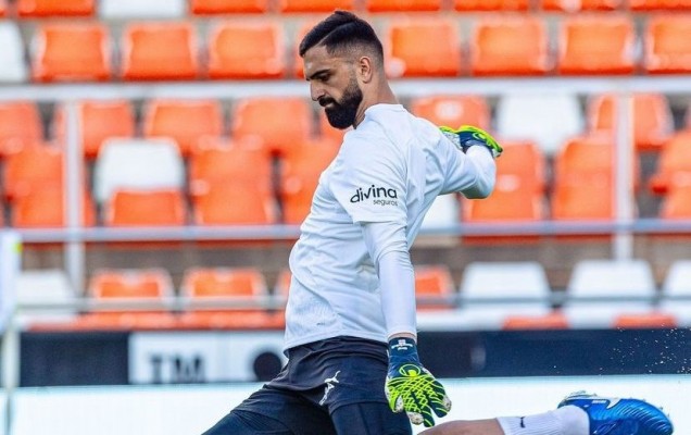 El Valencia espera al Liverpool para vender a Mamardashvili