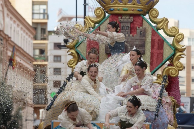 Las imágenes del multitudinario Coso Multicolor de la Magdalena