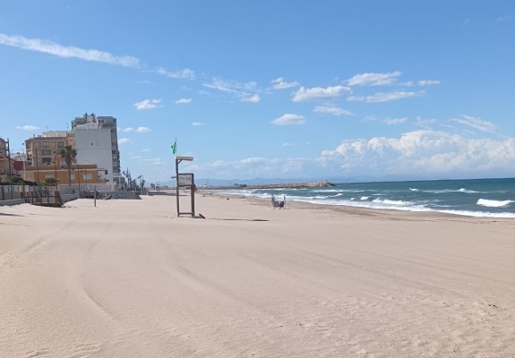 El Perelló supera las cifras de ocupación turística de 2023 en julio y la primera quincena de agosto
