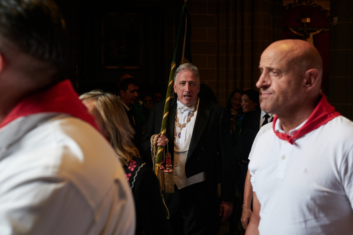 El alcalde de Pamplona (EH Bildu) equipara animar al CD Alcoyano con apoyar a etarras