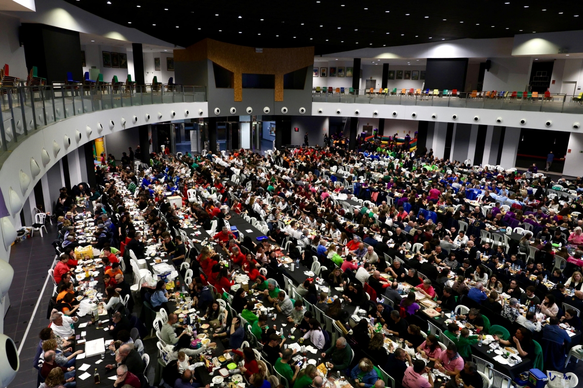 El Sopar de Colles reúne a 1.400 personas en una noche de hermandad y convivencia