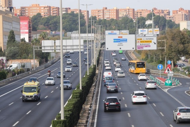 Un accidente provoca retenciones de más de dos kilómetros en la A-7 a la altura de Torrent