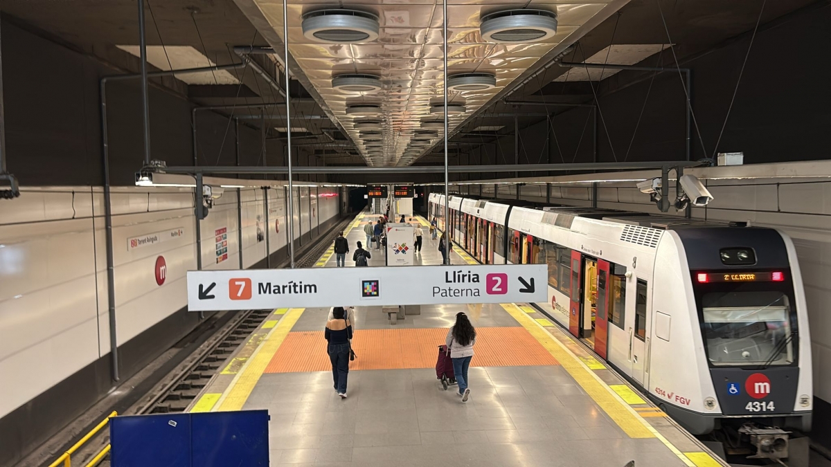 Normalidad en Torrent Avinguda tras el corte de Renfe en Albal por la mascletá