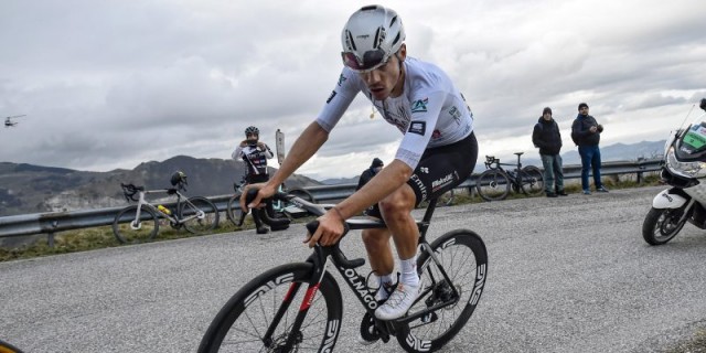 Juan Ayuso no participará en La Vuelta Ciclista a España