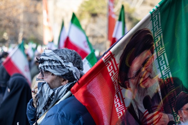 Irán divide Europa