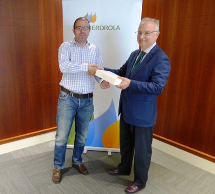 Iberdrola premia al accionista valenciano Juan Ramón Álvarez por su involucración