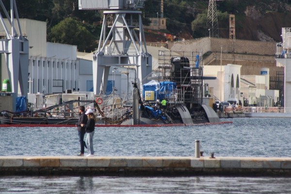 El submarino S-82 'Narciso Monturiol' arranca por primera vez sus motores diésel en el astillero de Cartagena