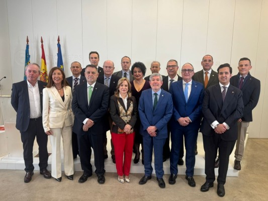 Francisco Menargues renueva su cargo como decano presidente del Colegio de Economistas de Alicante