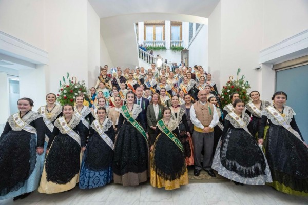 Castelló refuerza sus lazos con la provincia durante la Magdalena en la recepción a 34 Reinas de los municipios vecinos