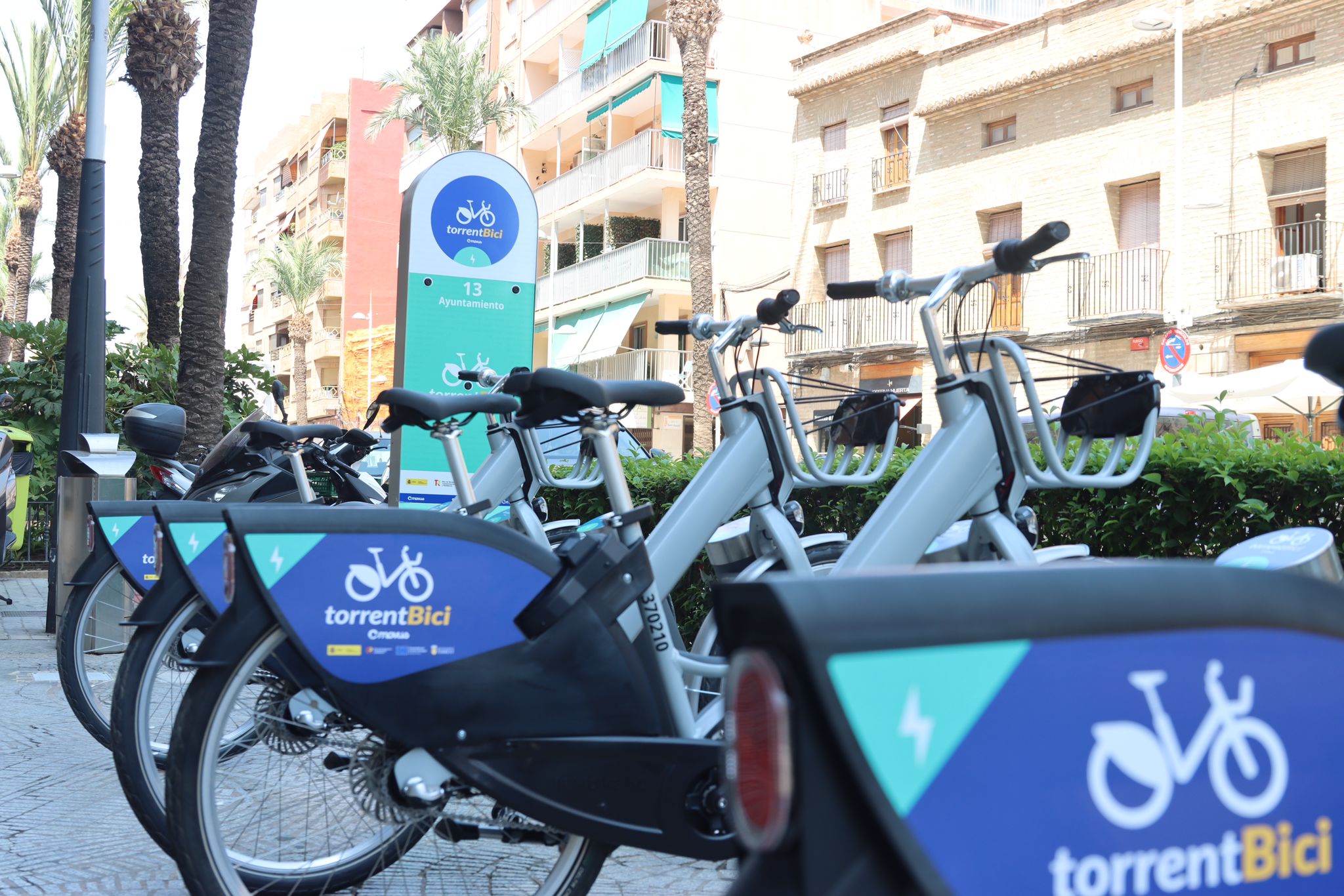 Torrentbici pone a disposición de los ciudadanos 19 estaciones con 100 bicicletas eléctricas
