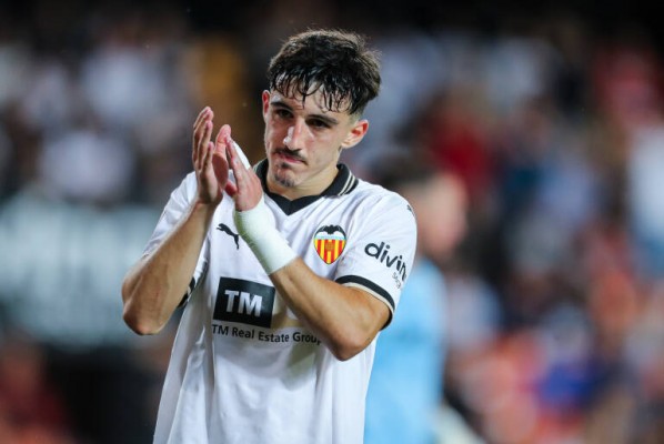 Diego López quiere estar ante el Barça tras descartar una lesión en el glúteo derecho