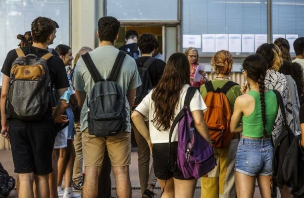 Políticas de salud mental, empleo verde y vivienda digna, entre las demandas de los jóvenes españoles 