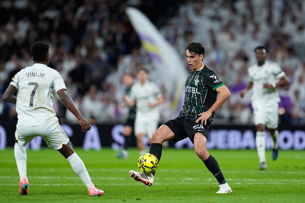 El Elche recibe cuatro goles por primera vez en Liga con Sarabia en el banquillo