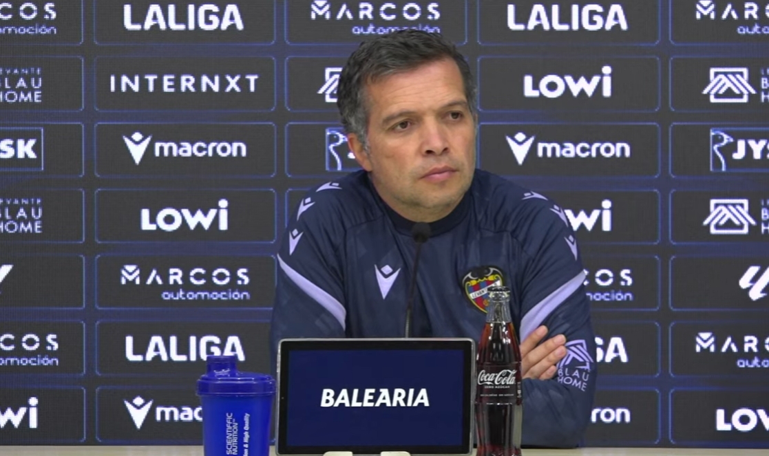 Luís Castro: “El Rayo te hace una ocasión de la nada y cambia el partido”