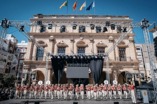 El concierto final del XXXV Festival Internacional de Música de Festa hace vibrar a la Plaza Mayor de Castelló