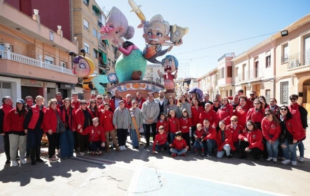 Llorca visita las Fallas de Alcàsser y Algemesí y destaca el carácter cohesionador y las fiestas