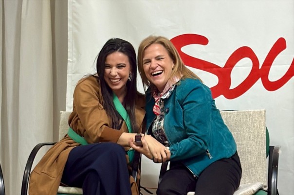 Bernabé y Sarah Santaolalla reciben el premio Clara Campoamor de Igualdad de Benetússer