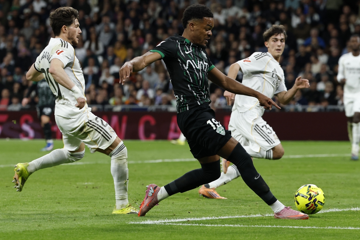 El Elche cae a zona de descenso por primera vez en la presente temporada