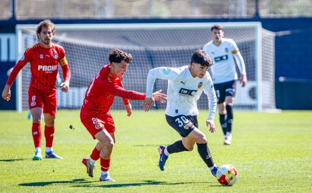 Cedidos Levante UD: Víctor Jr. se topa con el larguero en el empate del Mestalla