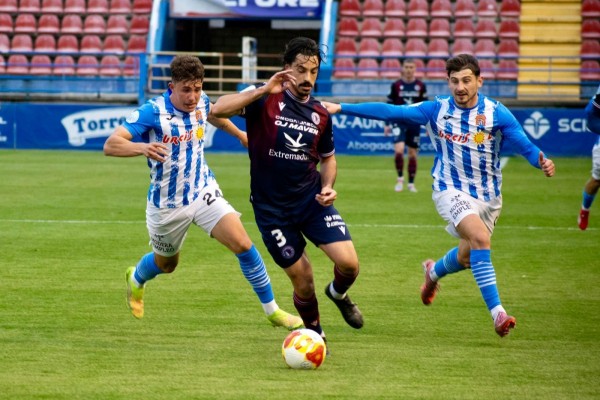 El Águilas, líder del grupo 4 de Segunda RFEF, ve reducida su renta a un solo punto