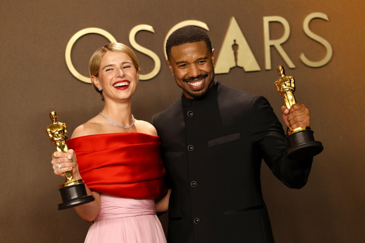 Jessie Buckley y Michael B. Jordan, Mejor Actriz y Actor Principal. - Foto: EFE/EPA/JILL CONNELLY Jessie Buckley y Michael B. Jordan, Mejor Actriz y Actor Principal.