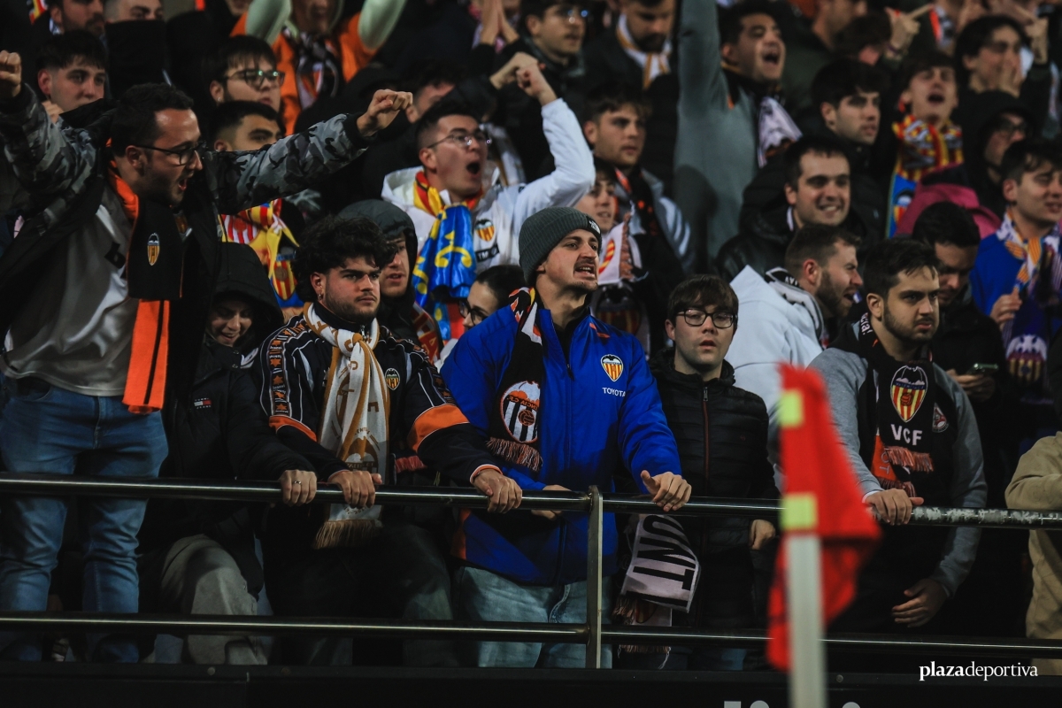 Valencia CF: Otro cumpleaños en el 'desierto' deportivo