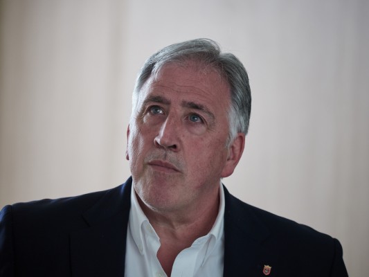 El alcalde de Pamplona se disculpa sobre sus comentarios sobre el CD Alcoyano y el apoyo a etarras