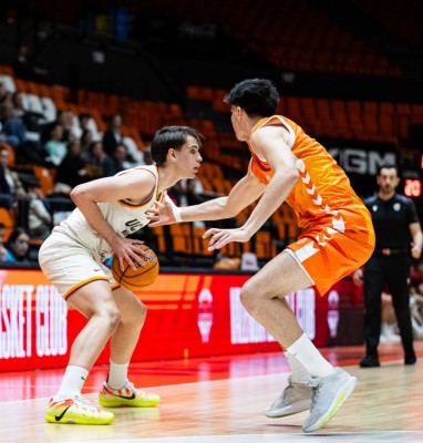 Los sub-22 del UCAM CB caen en Valencia por 94-78 ante el líder invicto del grupo B de la Liga U