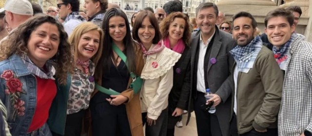 Periodistas queman su credibilidad en las Fallas
