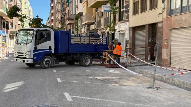 El Ayuntamiento de Elche ultima las obras de renovación urbana de la calle Ruperto Chapí