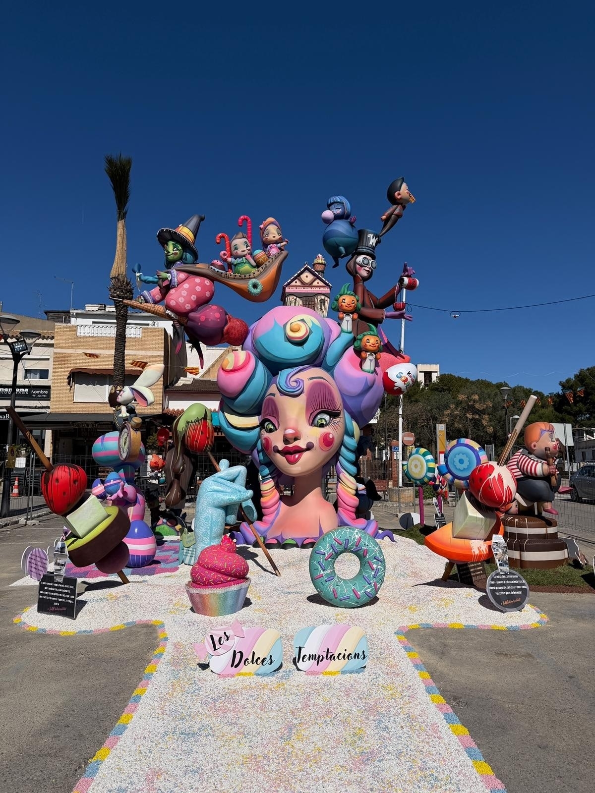 La falla Plaça Porta del Sol-La Canyada revalida el primer premio con su monumento mayor en Paterna