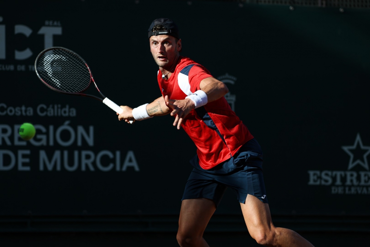 El ATP Challenger de Murcia, ya en marcha, asiste este martes al debut de De Jong y Carreño
