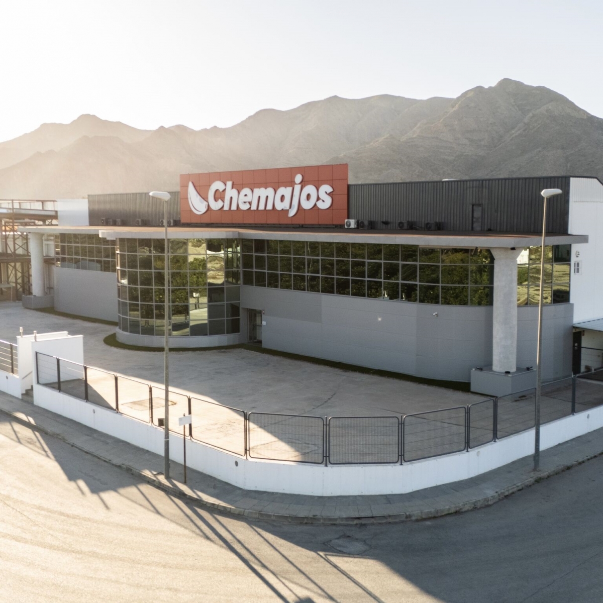 La firma de venta al por mayor de ajo Chemajos crece en Benejúzar con 13.000 metros cuadrados más