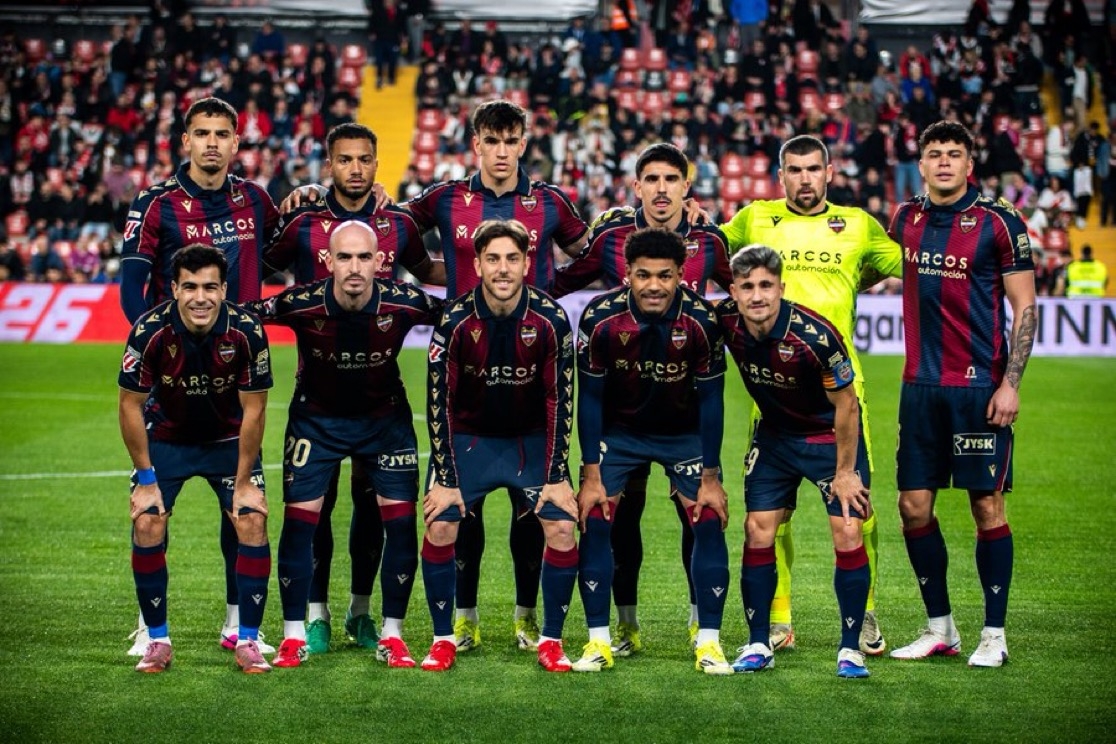 Las notas del Rayo Vallecano - Levante UD: empate pese al gran Espí 