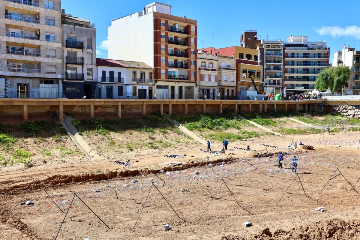La mascletà vuelve al barranco del Poyo en Paiporta después de la Dana