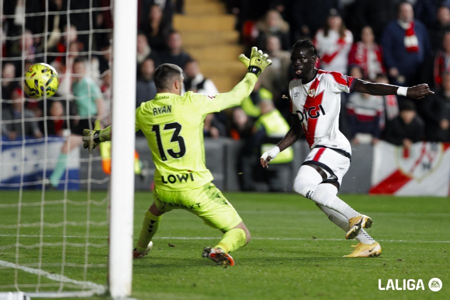 Al Levante se le escapan siete puntos más allá del minuto 90