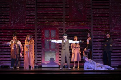 Sagunt a Escena recupera 'La ópera de los tres centavos' con la voz de Coque Malla 