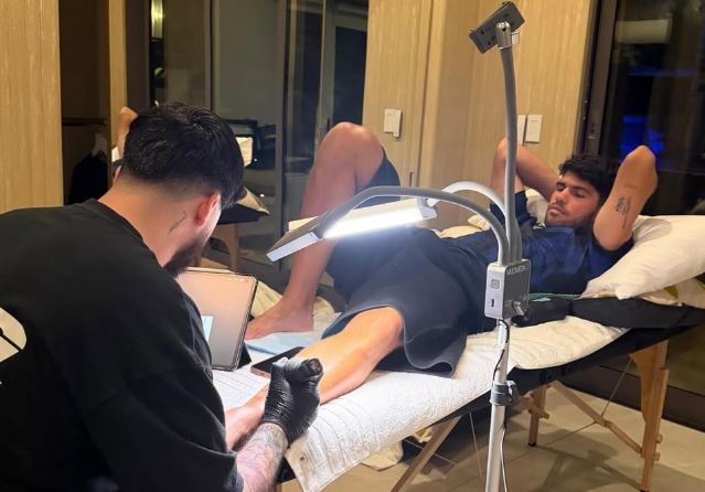 Carlos Alcaraz, otra vez en manos de Ganga: se tatúa el canguro por el éxito en Australia 