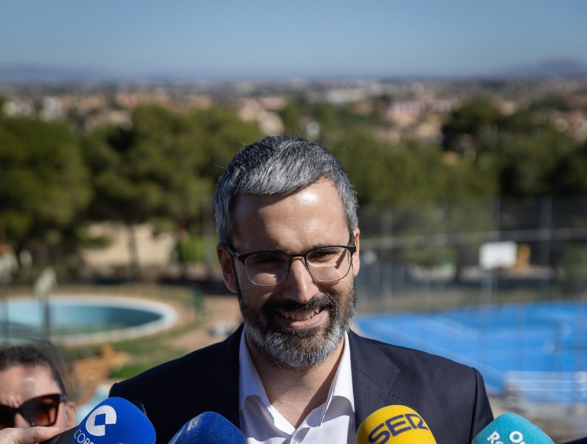 El PP afea que Lucas no comparezca en la Asamblea y sí acuda a Tentegorra: 