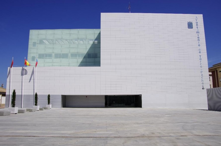 Torre Pacheco busca empresa para limpiar los edificios municipales por 9,1 millones de euros